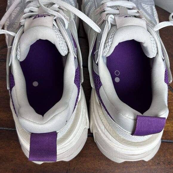 Nike V2K Run Premium Women Size 10.5 Light Bone Viotech Running shoes Low top - Picture 6 of 8